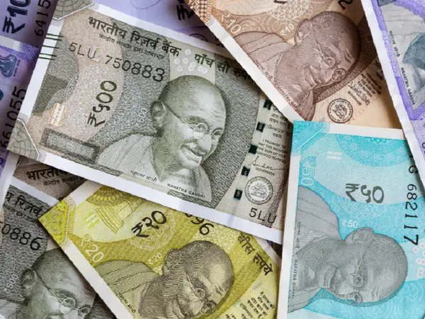 Rupee falls to 84.83 against US dollar amid weak equities and high crude prices