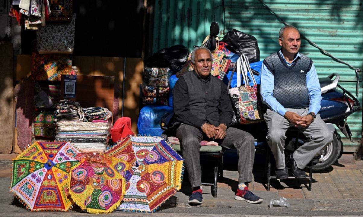 In Photos: Delhi's minimum temperature drops to 4.9 degrees Celsius