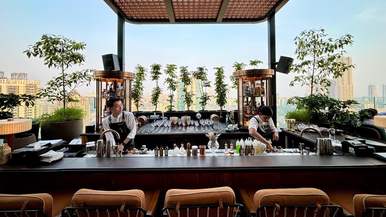 Four Seasons Hotel Mumbai unveils AER's Gimlet Garden with botanical menu