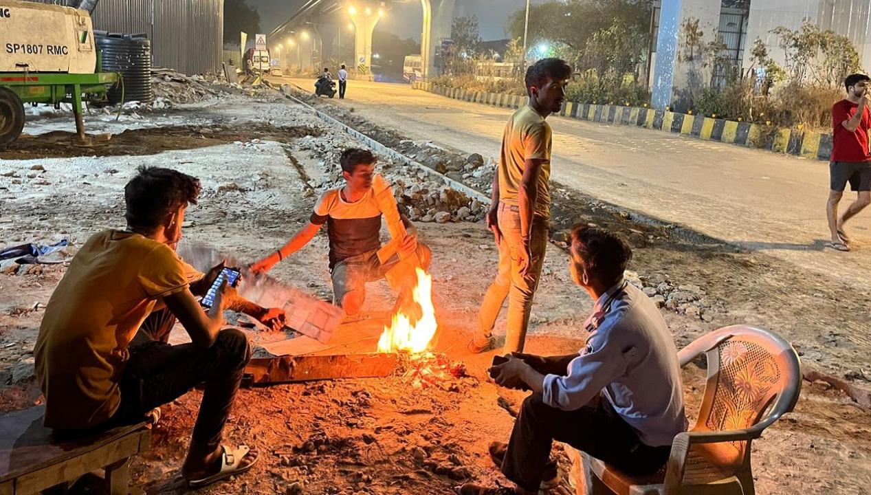 In Photos: Mumbaikars start their day to a cold and chilly morning