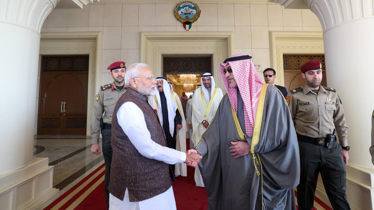 PM Modi arrives in Kuwait