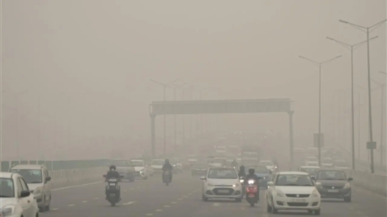 Delhi’s AQI hits 246, staying in the 'poor' category