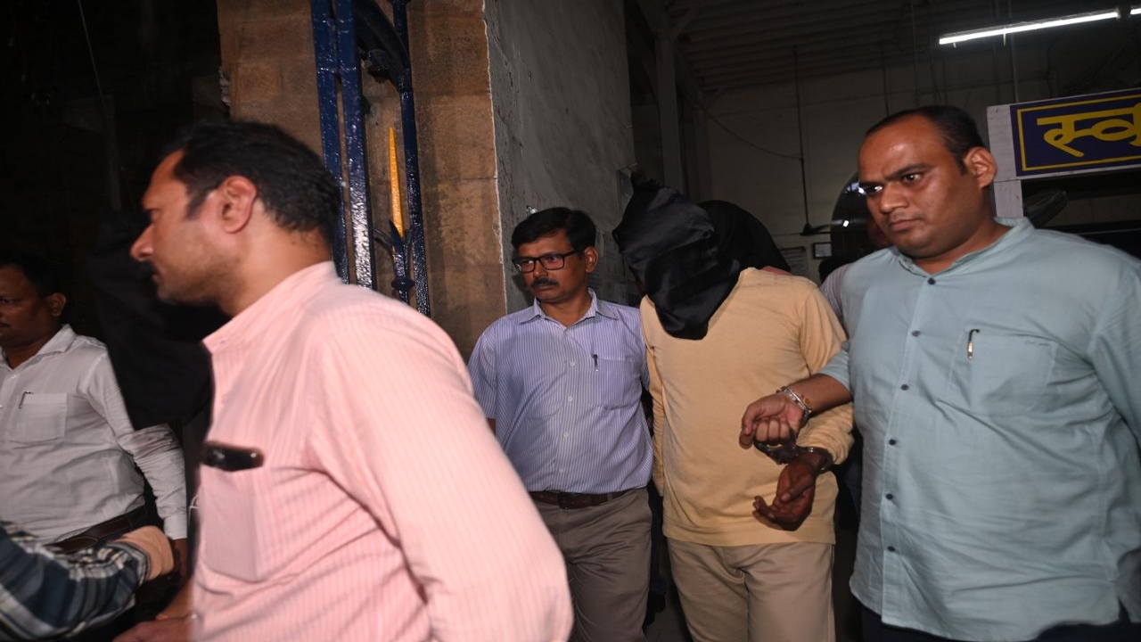 The shooters stayed in Karjat with the five arrested accused for a few days