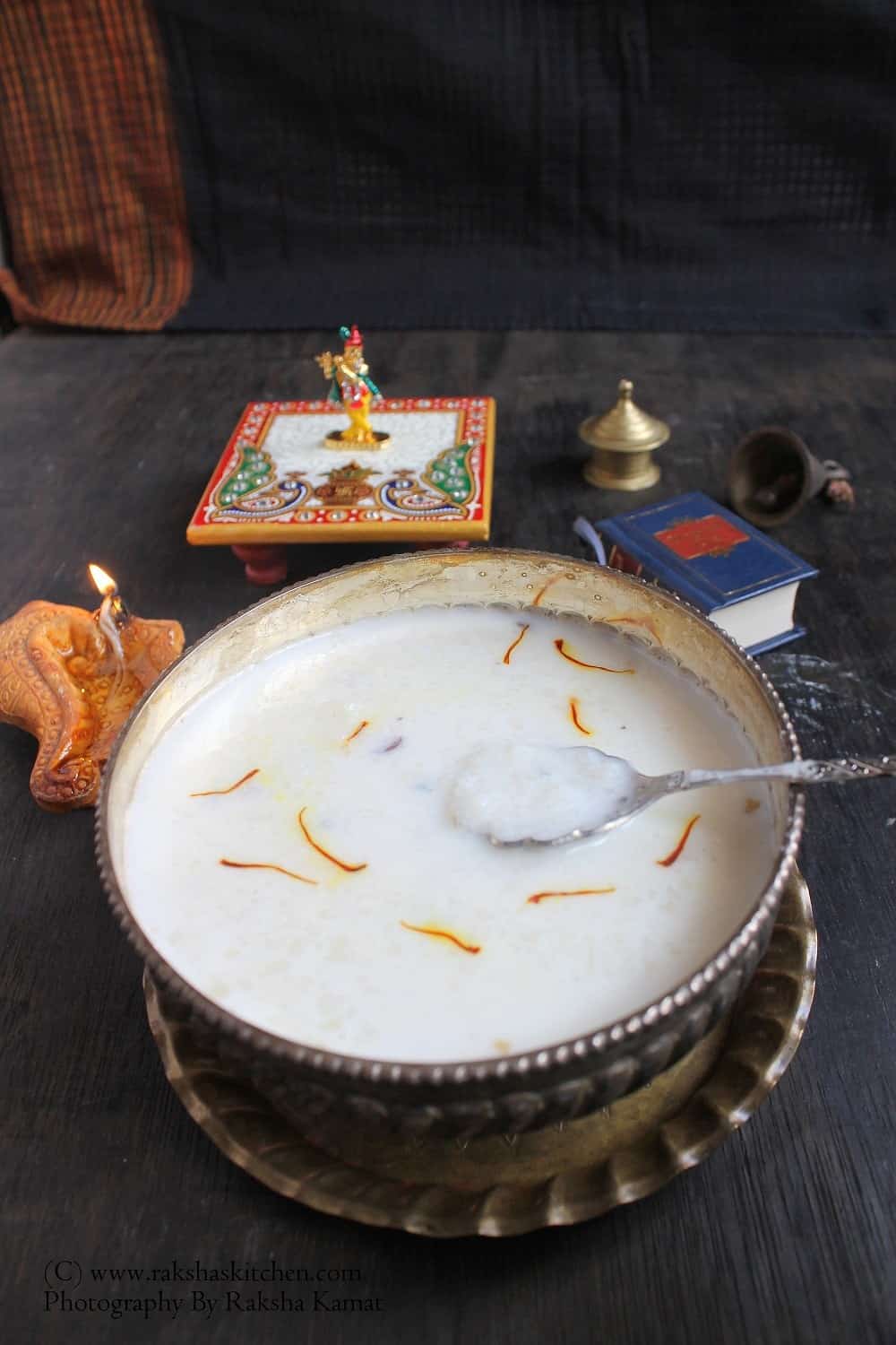 Chef Anand Naik at Deltin Goa says, “Doodanche Fov is a comforting Goan dish that brings together the simplicity of poha with the richness of milk, sugar and aromatic cardamom. This warm, creamy treat is a perfect balance of sweet and spice, with a soft texture that melts in your mouth.