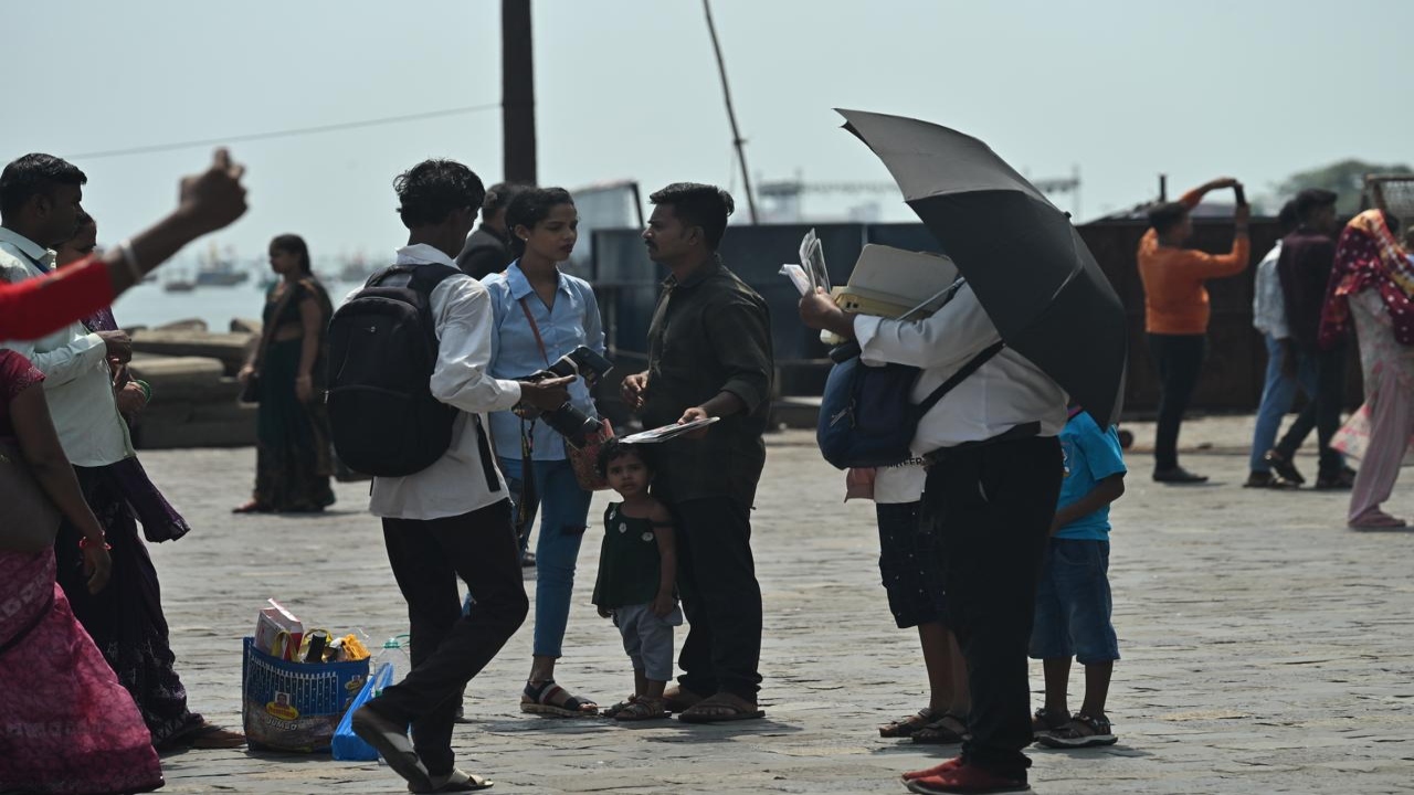 Mumbaikars will have to experience the extreme heat conditions tomorrow also as the maximum temperature is expected to be 34 degrees Celsius