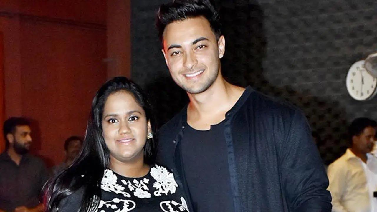 Arpita Khan shares a glimpse of Aayush Sharma's intimate birthday bash