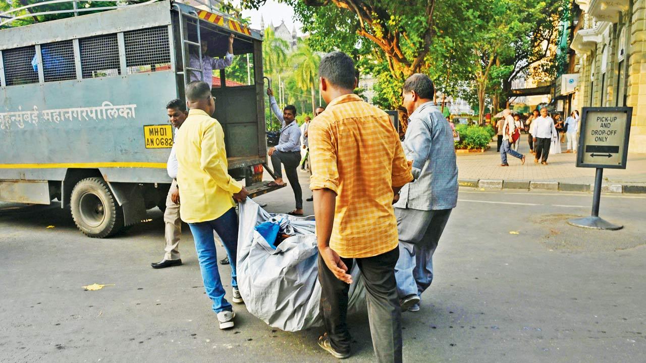 Bombay HC tells Mumbai civic body: ‘Show us you can crack down on hawkers’