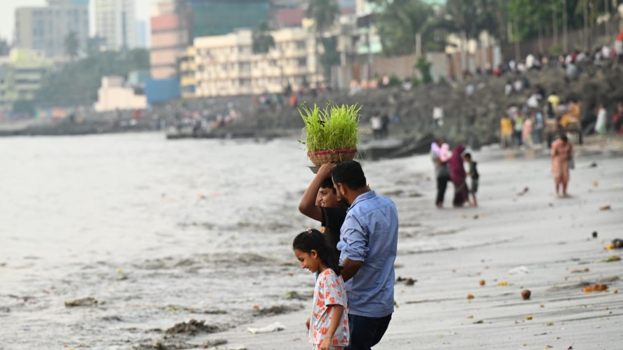 City beaches including Dadar, were filled with colorful processions as devotees carried the beautifully crafted idol of Goddess Durga for immersion