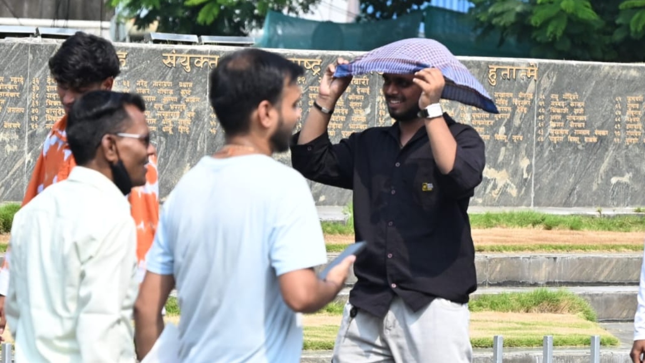 The abrupt change in weather has led to discomfort for many Mumbaikars as several people were seen protecting themselves form heat on Wednesday afternoon