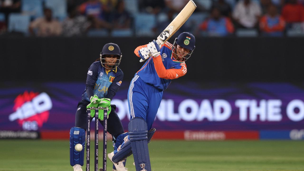 Smriti-Harmanpreet set the stage ablaze to guide India to highest total