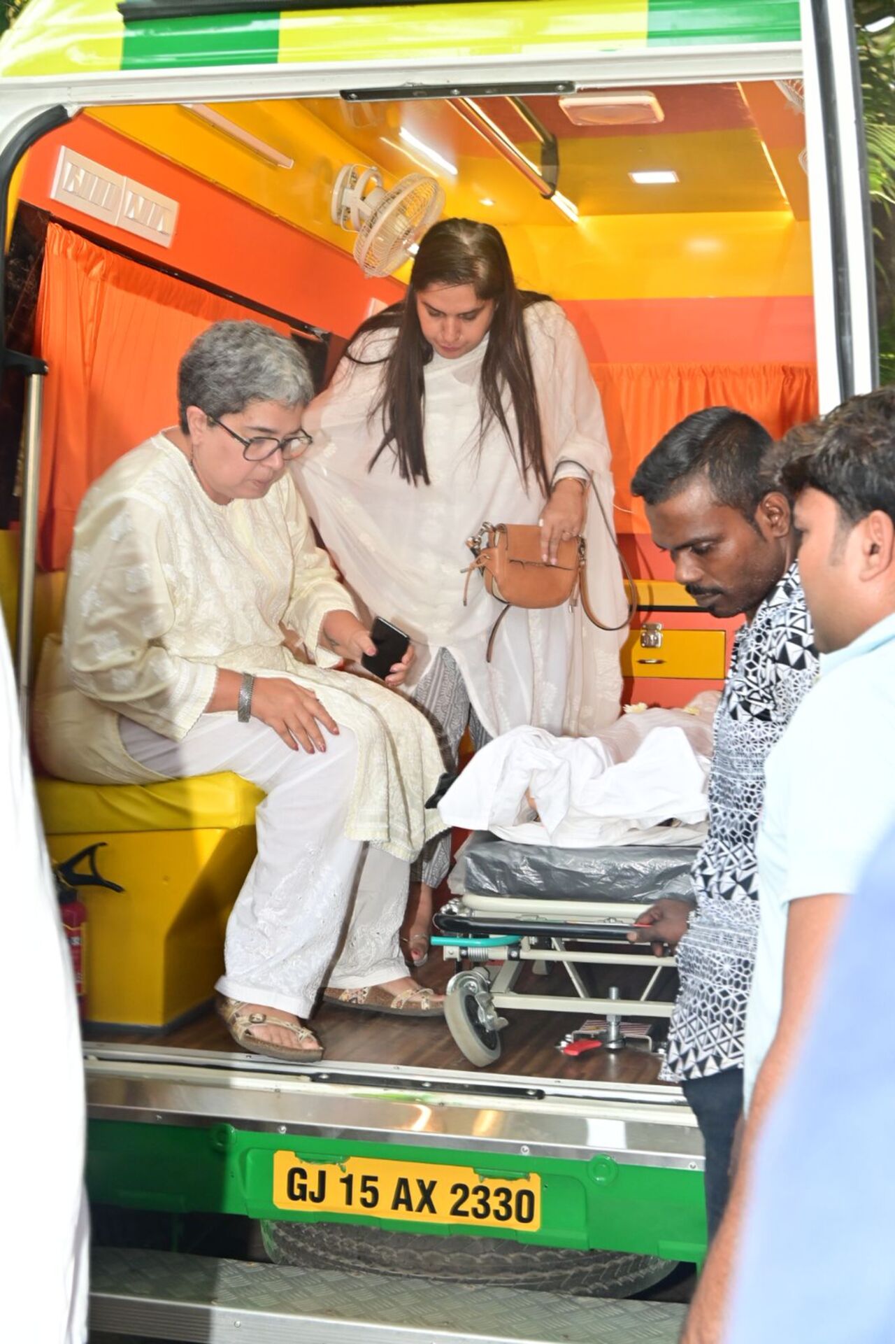 Aamir Khan's ex-wife Reena Dutta's father breathed his last on Wednesday. His funeral was held today with the last rites done at a crematorium in Dadar. 