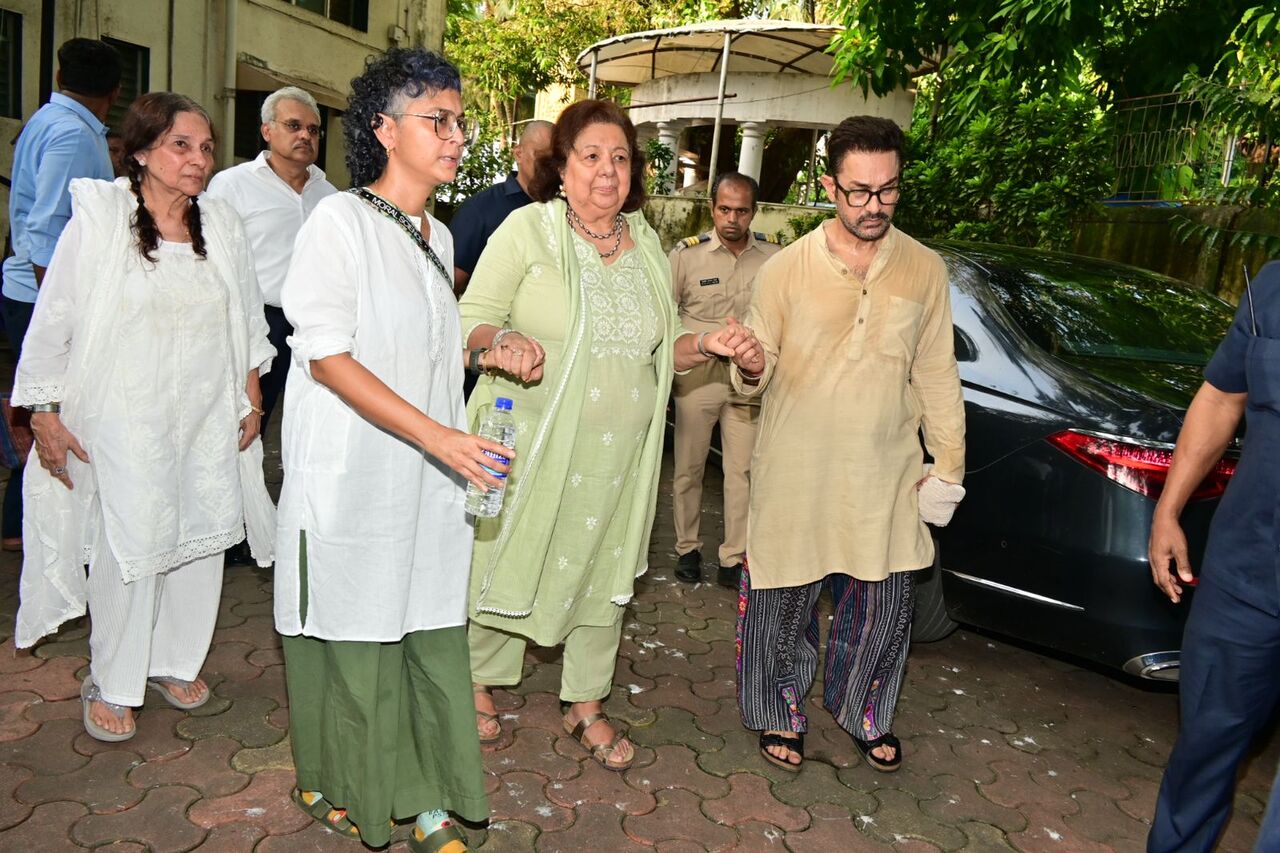 Aamir was present throughout with Reena's family. He was also joined by second ex-wife and filmmaker Kiran Rao. 