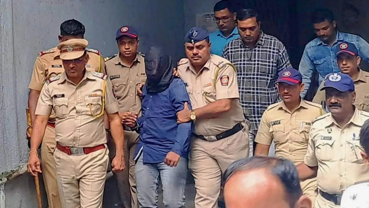 Akshay Shinde in police custody. File Pic/Navneet Barate