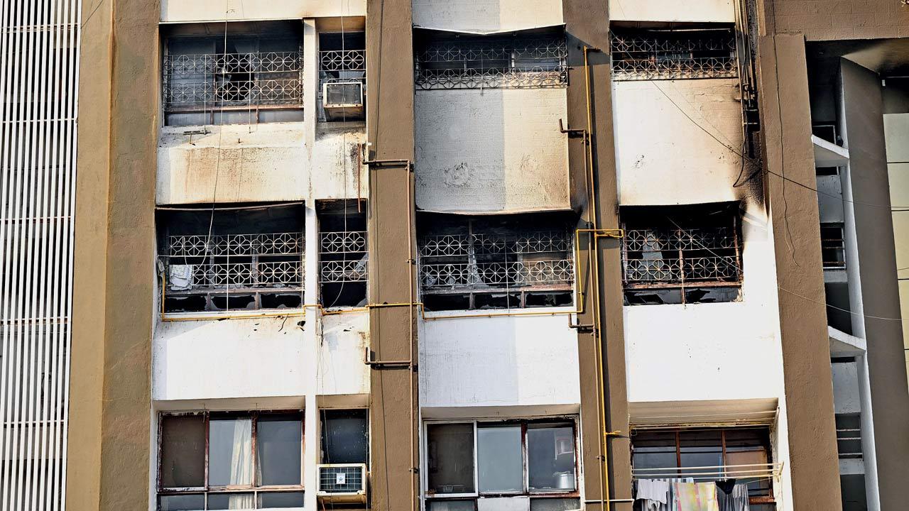 Andheri fire: 75-year-old suffocates to death