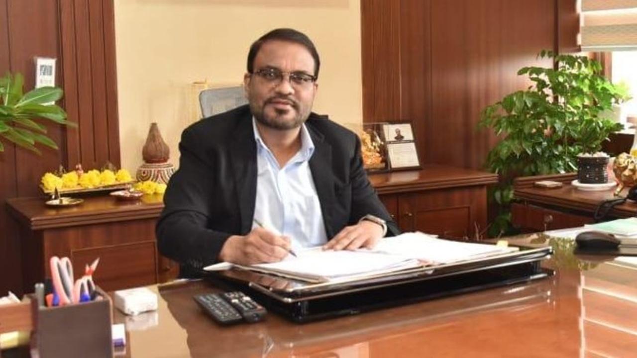 MHADA CEO Sanjeev Jaiswal orders handover of reserved DP Roads to BMC