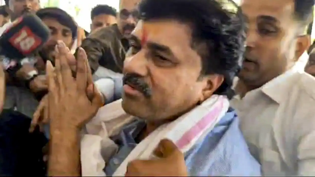 Minister Munde's aide Walmik Karad surrenders, sent to 14-day police custody