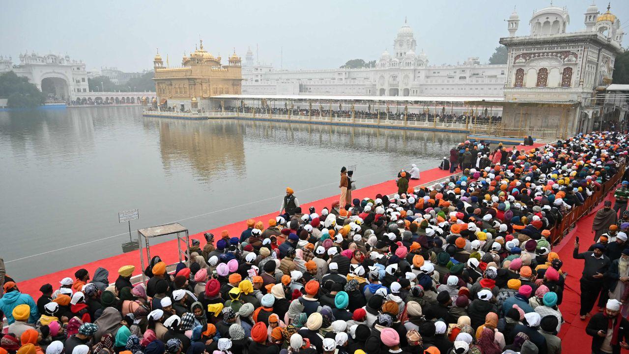 New Year 2025: Devotees across India throng temples, churches to offer prayers