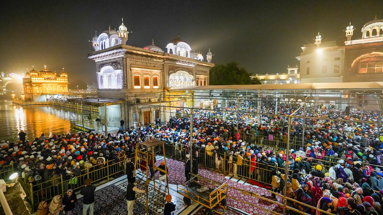 Delhi to Ayodhya, people visit religious sites to seek blessings on New Year