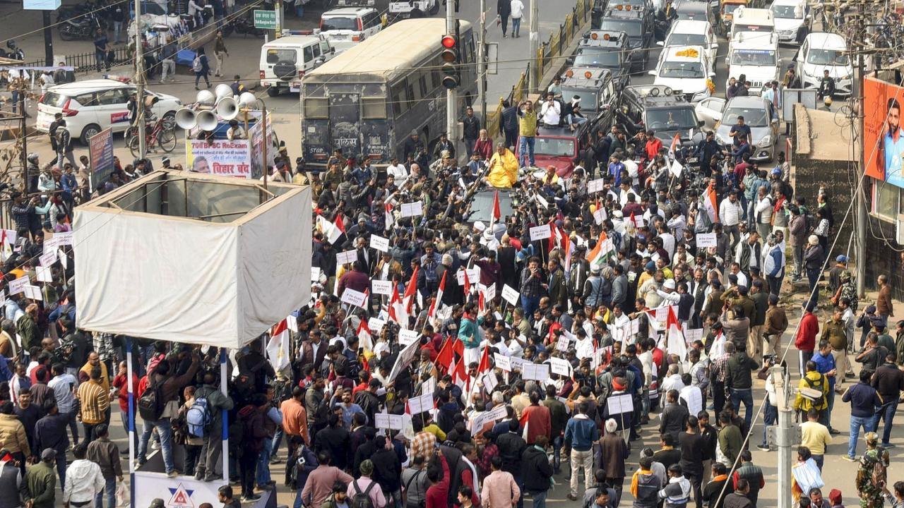 IN PHOTOS: Pappu Yadav's supporters disrupt traffic during Bihar Bandh