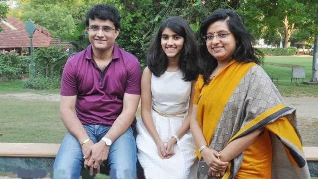 Sourav Ganguly’s daughter Sana escapes unhurt after bus hits her car: Report