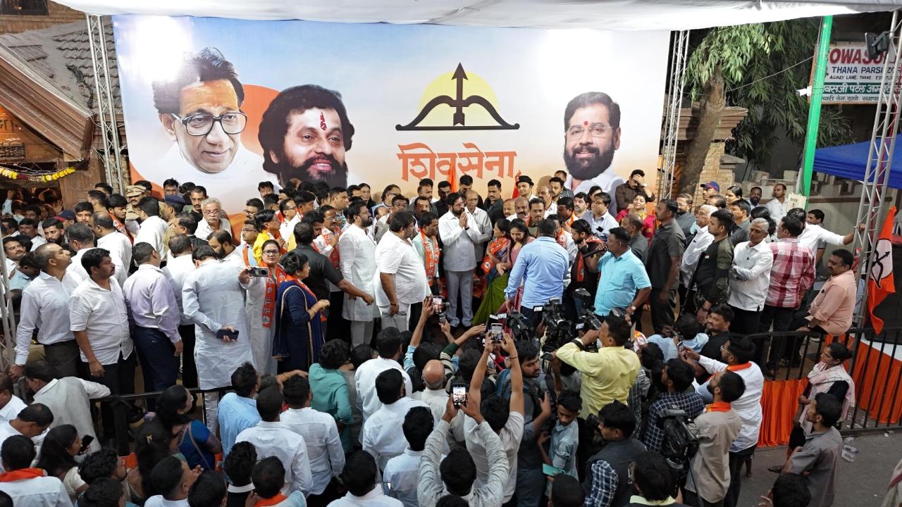 IN PHOTOS: Hundreds join Shiv Sena in presence of Eknath Shinde